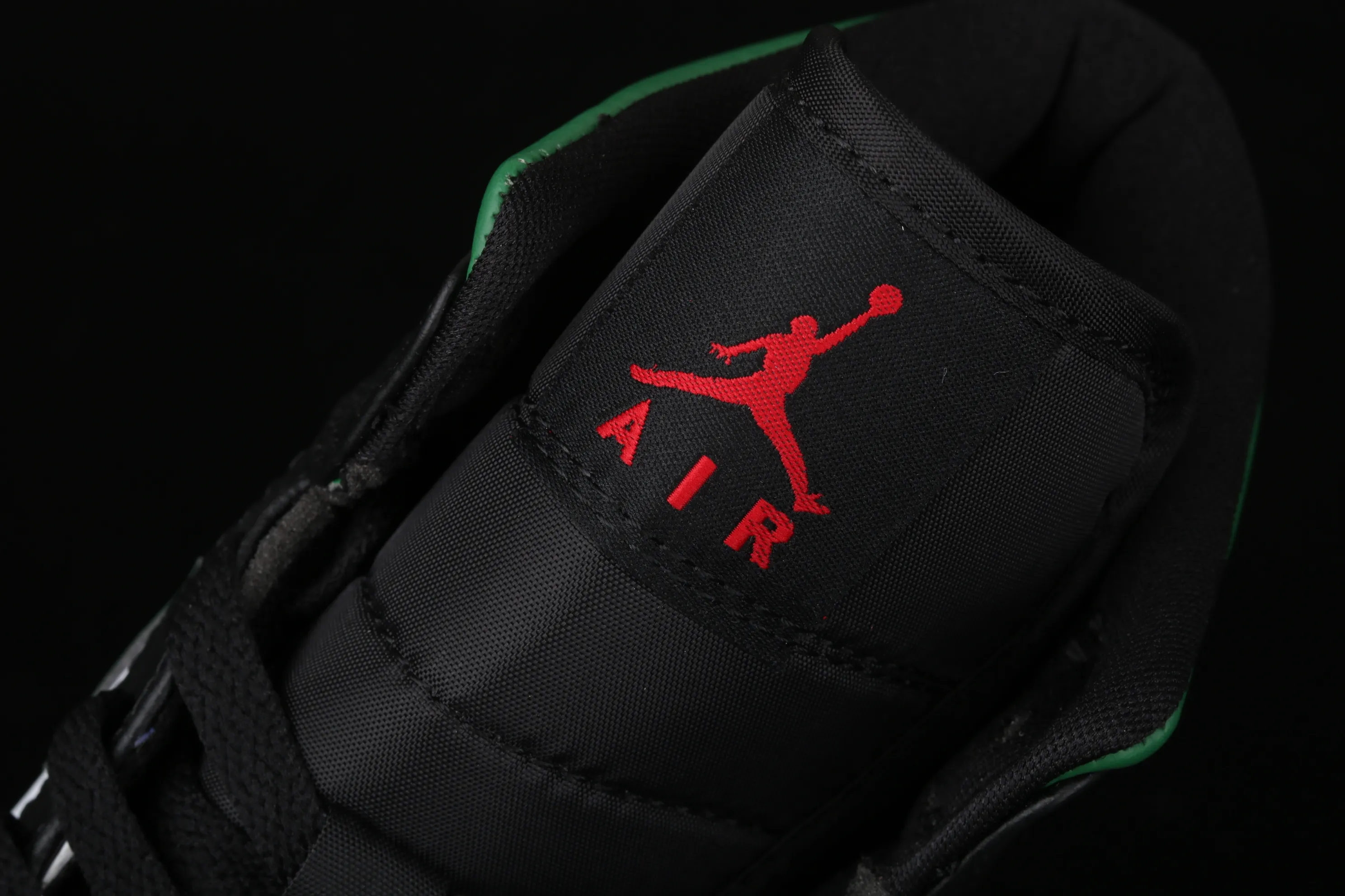 All categories Air Jordan Jordan series basketball shoes Air Jordan 1 Mid Air Jordan 1 Mid AJ1 Joe 1 mid-top black and white green basketball shoes 554724-067